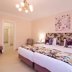 La Perla Exotica Villa *