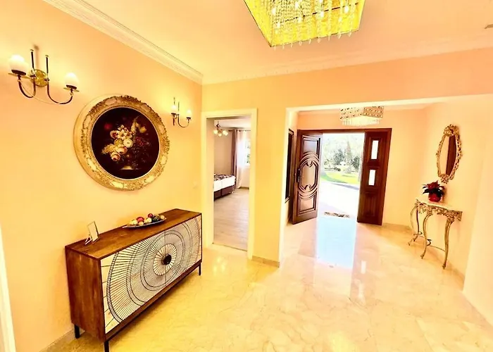 La Perla Exotica Villa *