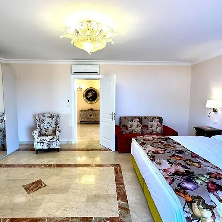 فيلة La Perla Exotica