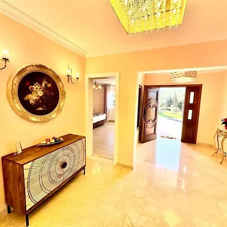 La Perla Exotica Villa *