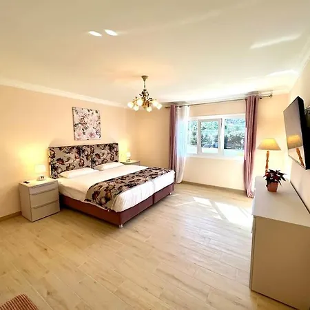 فيلة La Perla Exotica لوس رياليخوس