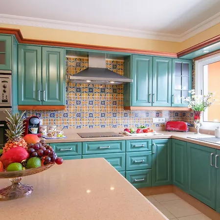 فيلة La Perla Exotica